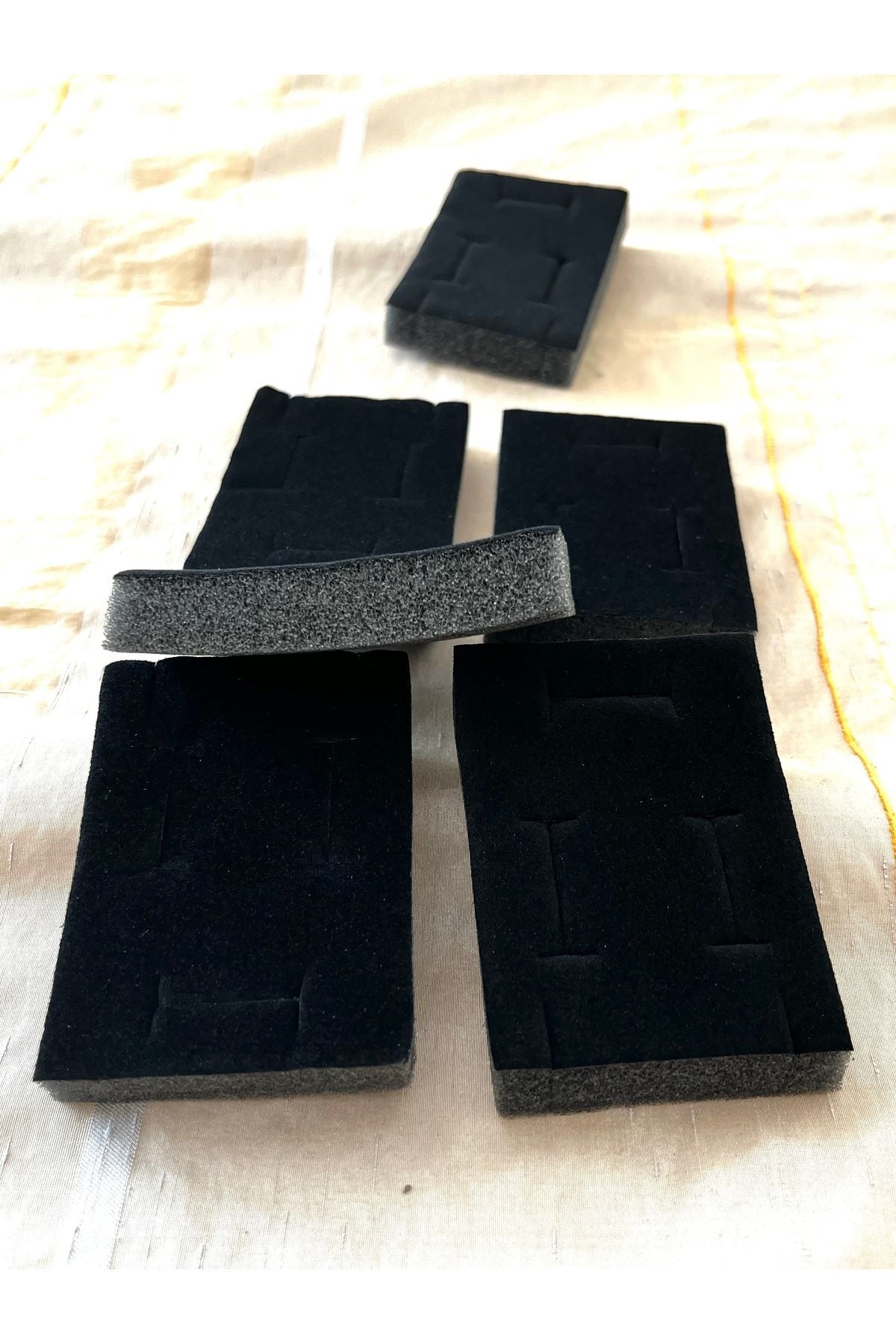 Floklu Takı Kutusu Süngeri 6x8x1,5 cm (24 Adet) - Siyah