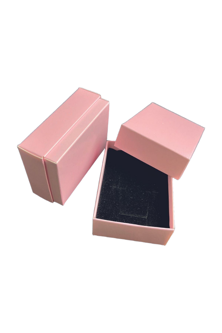 Pembe Hazır (Yapılı) Takı Kutusu 8x6x3 cm (24 Adet), düz beyaz zeminde